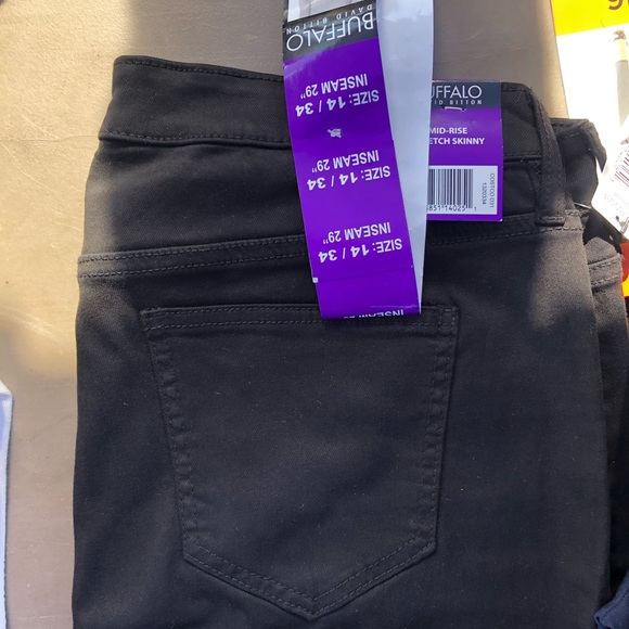 Costco Jeans - Picture 11 of 16